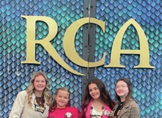 
			
				                                MCMS students represent Mason County at the Amazing Shake nationals. From left to right: Reagan Workman, Kynslee Thomas, Sydney Ullery, and Arabella Prater.
 
			
		